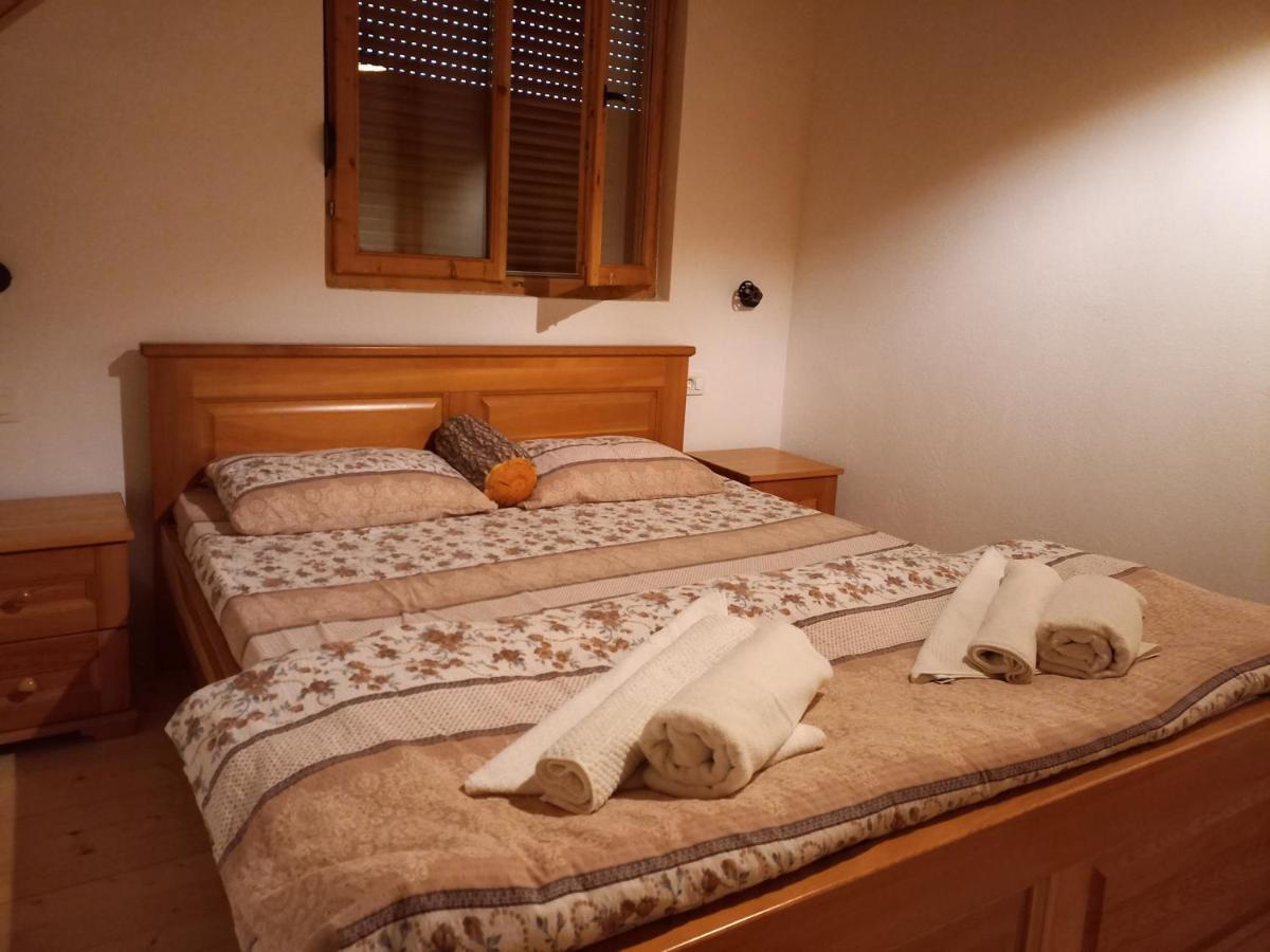 Vila Montana Dobrilovina Bagian luar foto