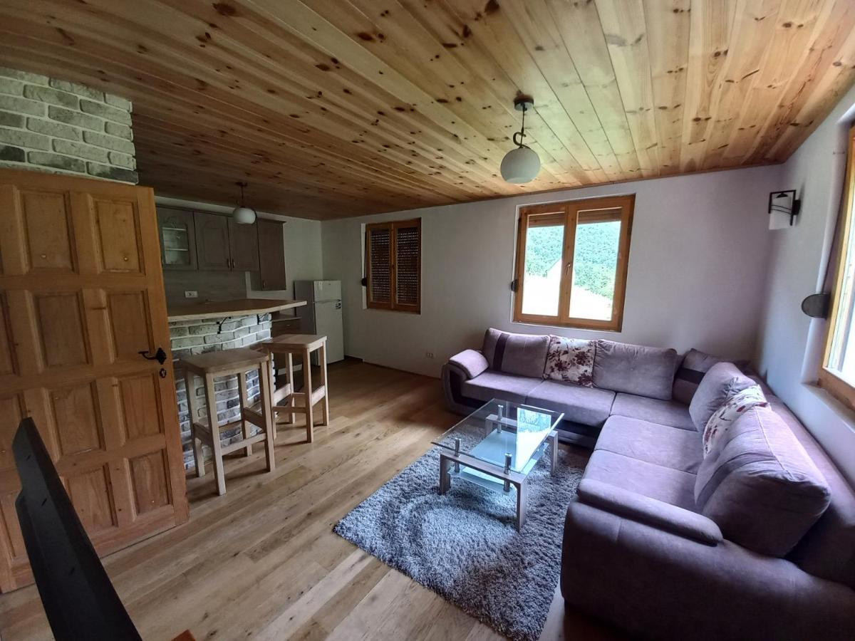 Vila Montana Dobrilovina Bagian luar foto