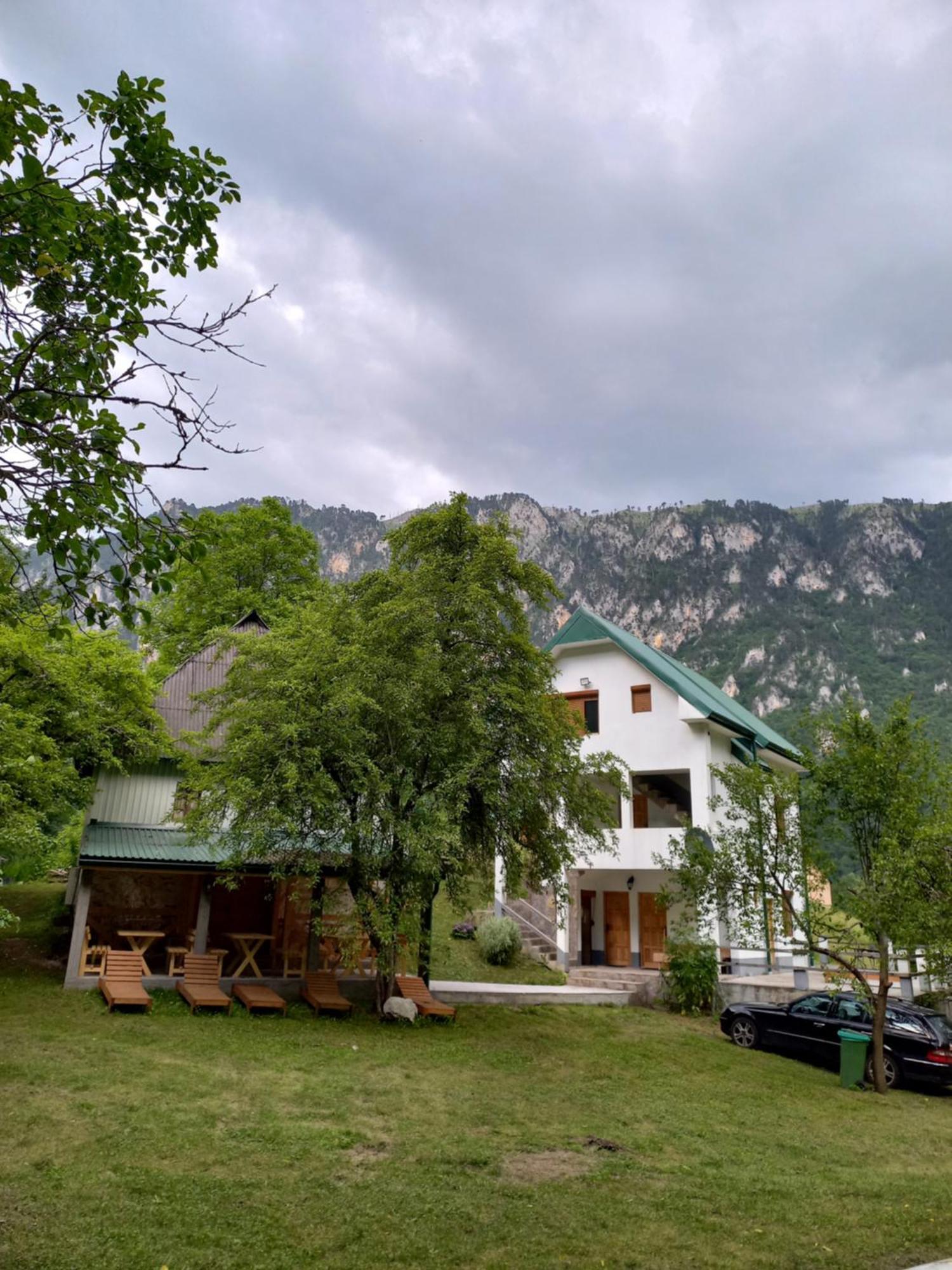 Vila Montana Dobrilovina Bagian luar foto