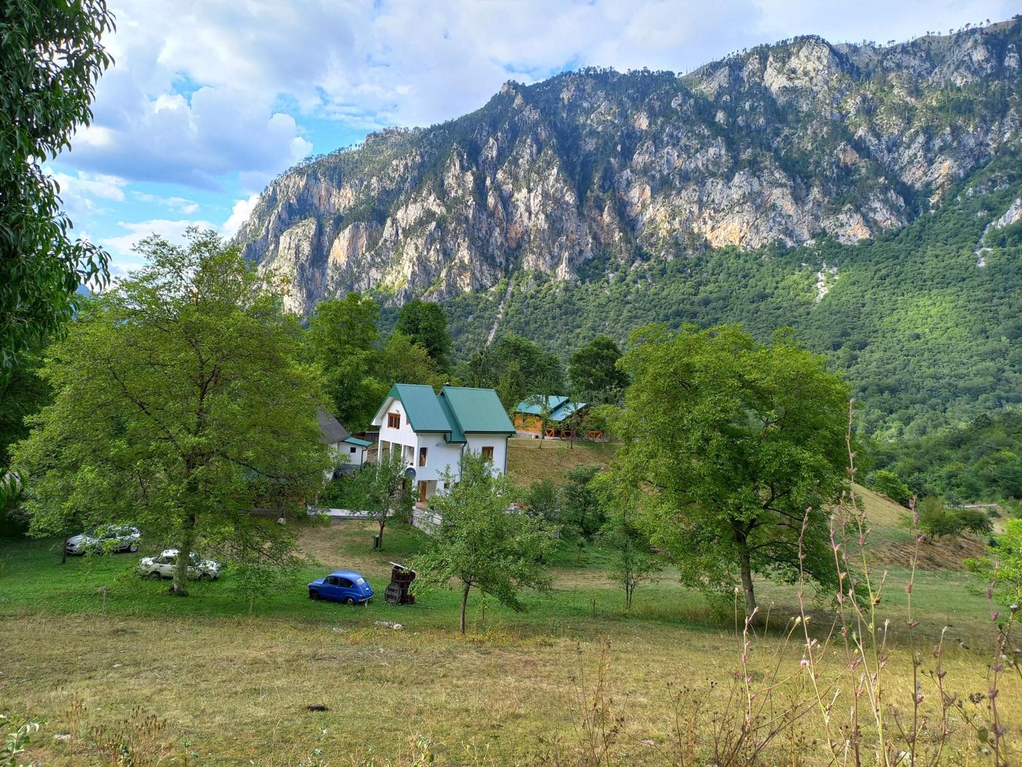 Vila Montana Dobrilovina Bagian luar foto